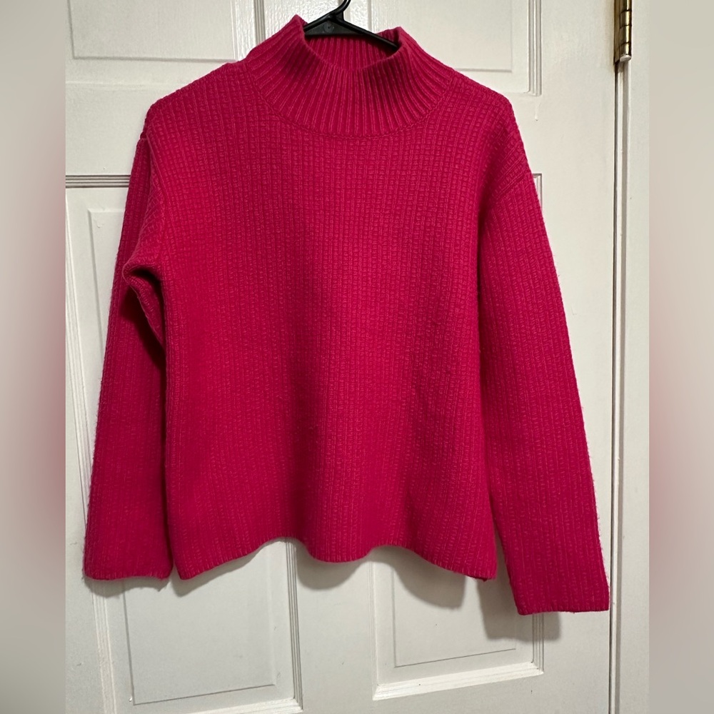 2 Women’s Ann Taylor‎ Sweaters Size Small Pink Metallic